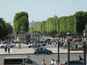  l'Avenue des Champs Elysées vue depuis la place de la Concorde